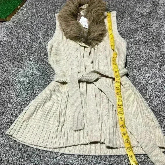 Croft & Barrow Cardigan Sweater M Tan Button Up Sash Faux Fur Collar Sleeveless - Picture 4 of 10